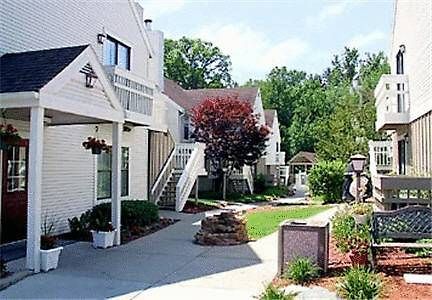 Gatehouse Suites 东兰辛 外观 照片