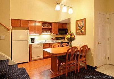 Gatehouse Suites 东兰辛 客房 照片