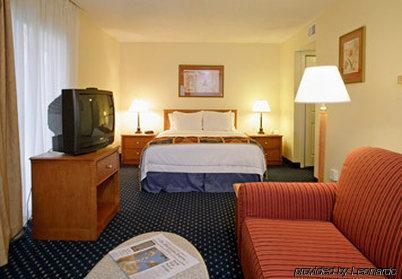 Gatehouse Suites 东兰辛 客房 照片