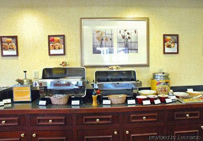 Gatehouse Suites 东兰辛 餐厅 照片